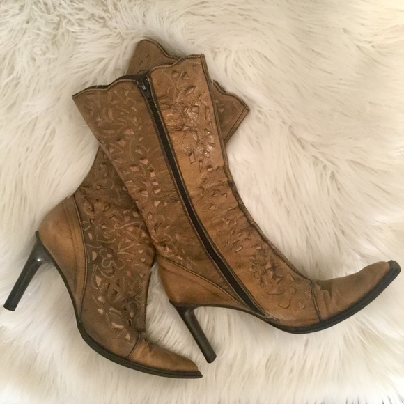 Shoes - ✨closetclosing2/13✨ Boho Leather Half Boots
